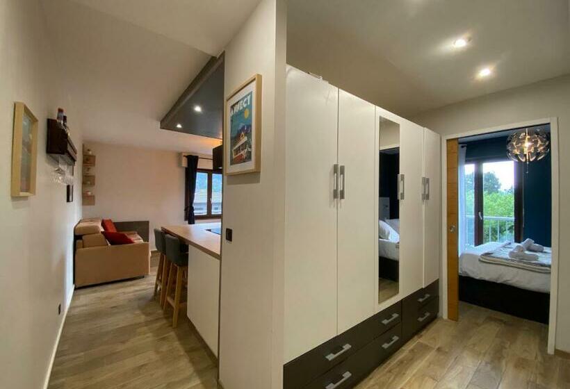 Le Malaga   Parking & Balcon, à 500m Du Lac !