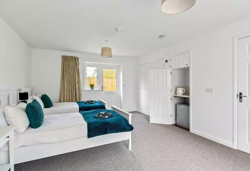 Number 4 Lytton Tree Lodge, Reydon, Southwold