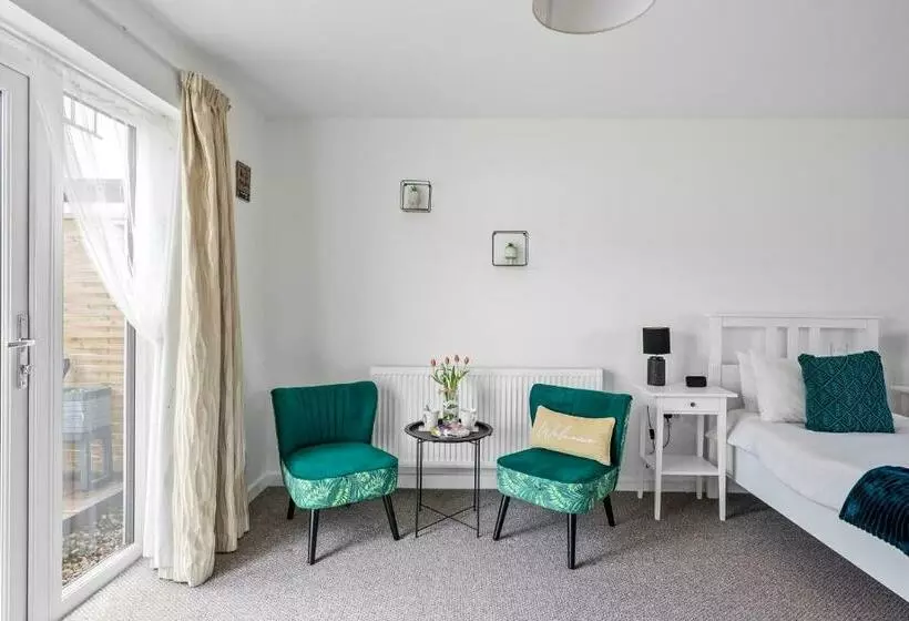 Number 4 Lytton Tree Lodge, Reydon, Southwold