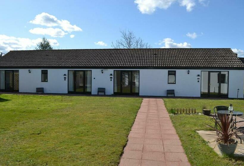 Number 4 Lytton Tree Lodge, Reydon, Southwold