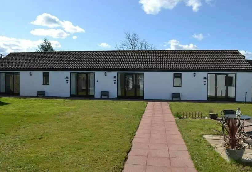Number 4 Lytton Tree Lodge, Reydon, Southwold