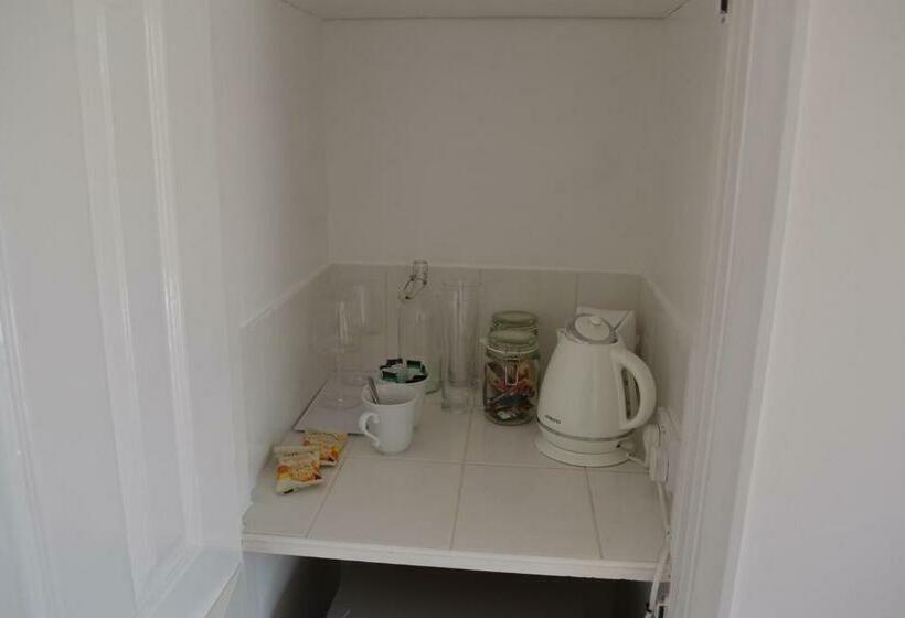 Number 4 Lytton Tree Lodge, Reydon, Southwold