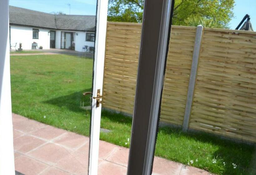 Number 4 Lytton Tree Lodge, Reydon, Southwold