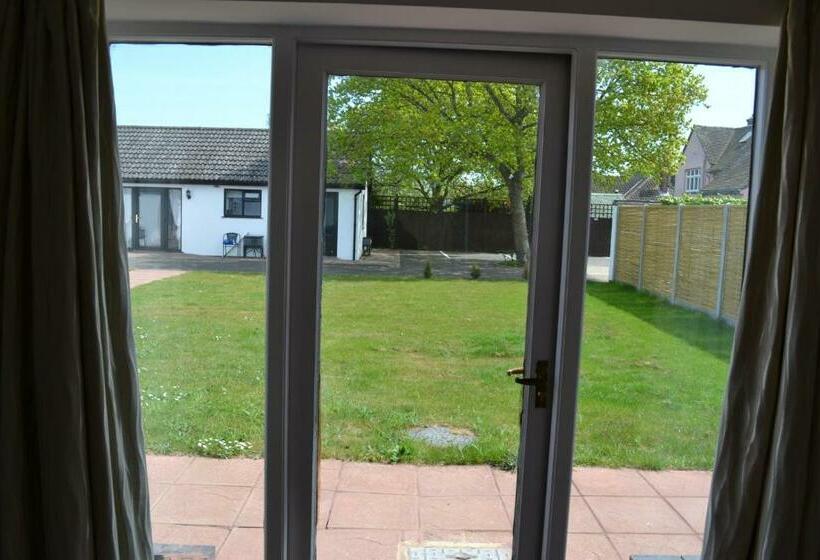 Number 4 Lytton Tree Lodge, Reydon, Southwold