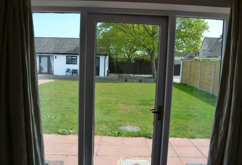 Number 4 Lytton Tree Lodge, Reydon, Southwold