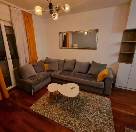 5 Star Apartment
