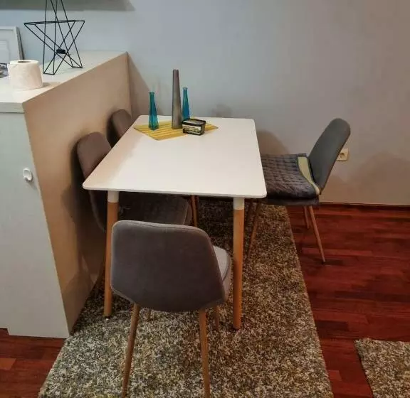 5 Star Apartment