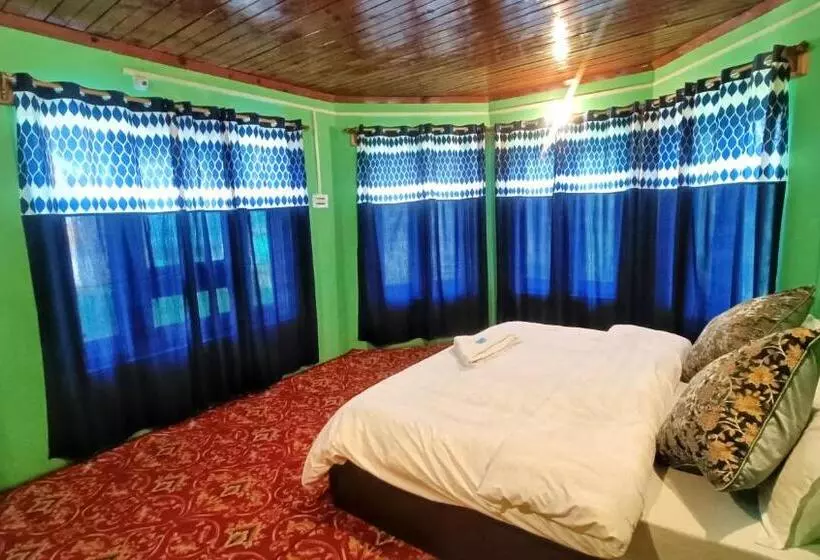 ホテル Kolahoi Heights Guest House