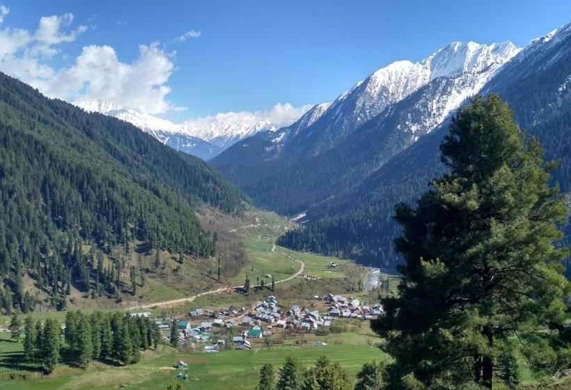 Hotel Kolahoi Heights Guest House