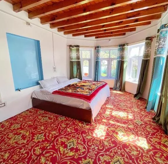 ホテル Kolahoi Heights Guest House