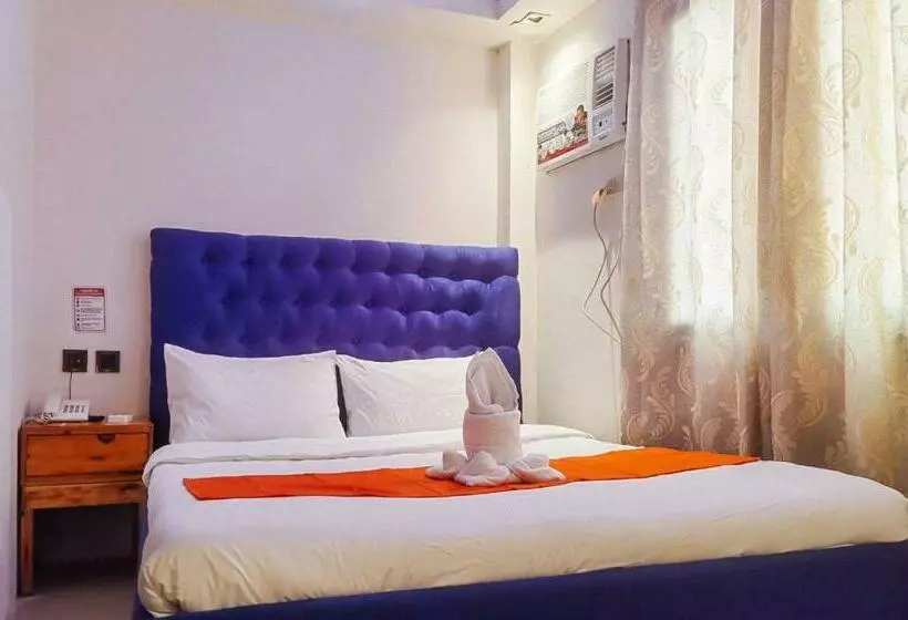 ホテル Urbanview At Balzain East Tuguegarao City By Reddoorz