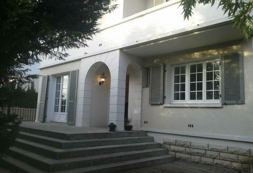 House Outskirts Of Paris