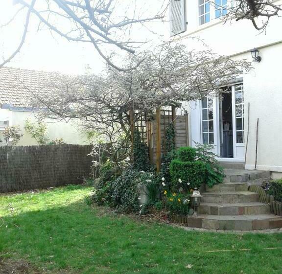 House Outskirts Of Paris