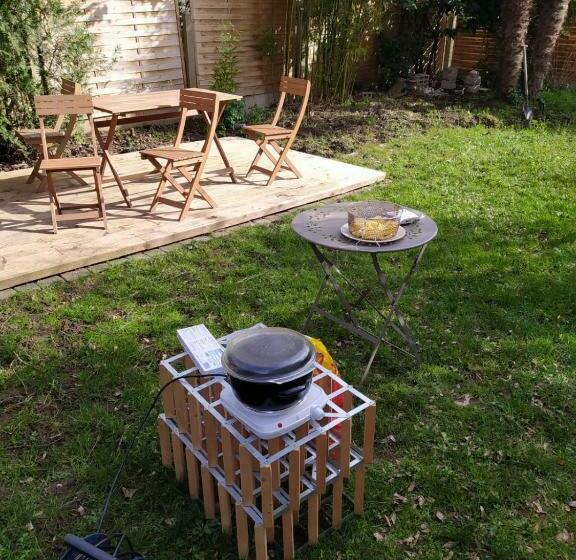 House Outskirts Of Paris