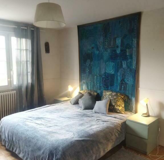 House Outskirts Of Paris