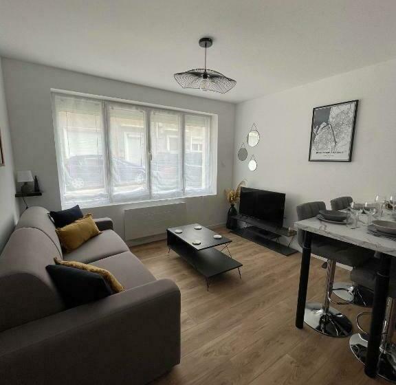 Le Boston Entre Mer Et Ville Fortifiée