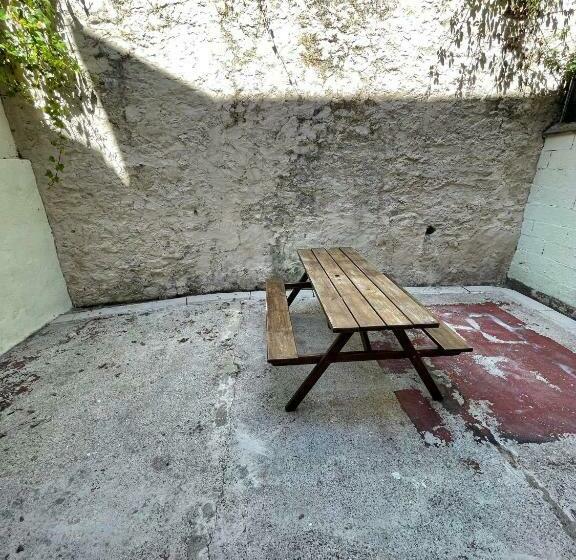 Le Boston Entre Mer Et Ville Fortifiée