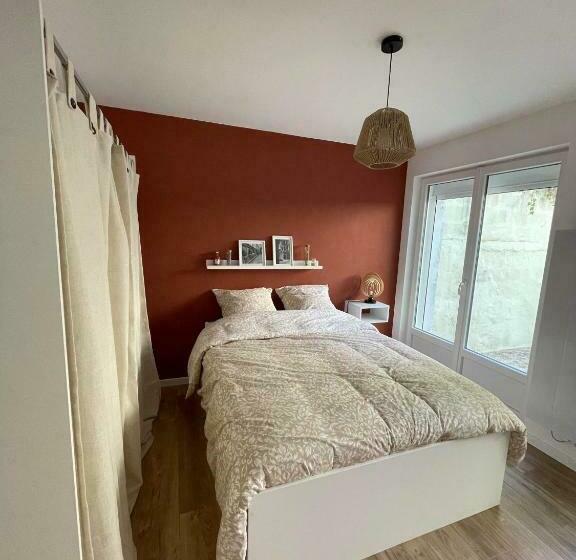 Le Boston Entre Mer Et Ville Fortifiée