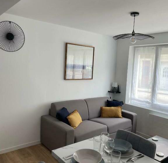 Le Boston Entre Mer Et Ville Fortifiée