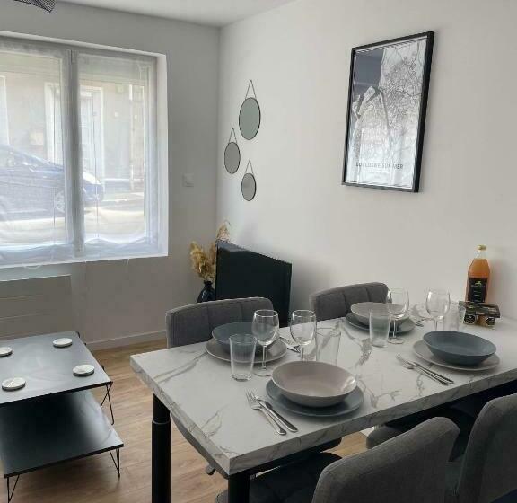 Le Boston Entre Mer Et Ville Fortifiée