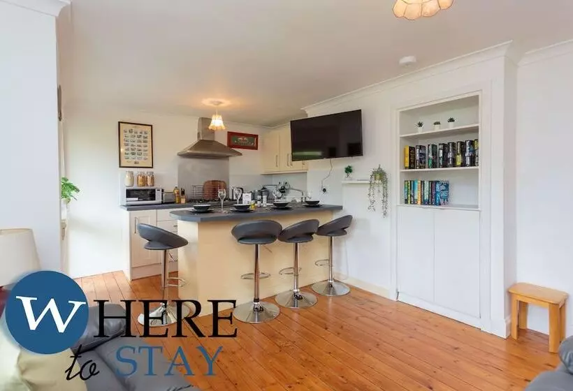 Lovely Apartment By The Hillwood Park Free Parking