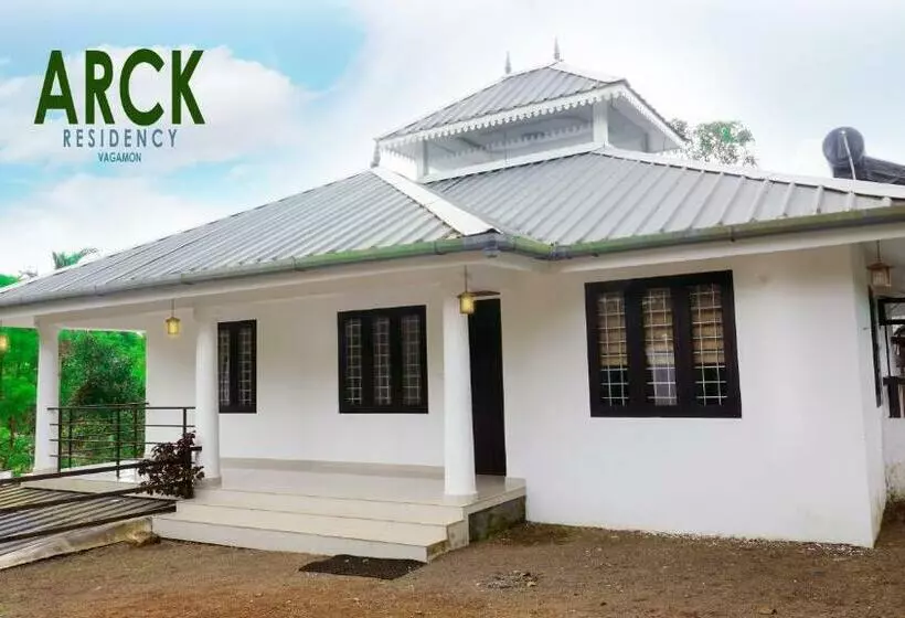 ペンション Arck Residency