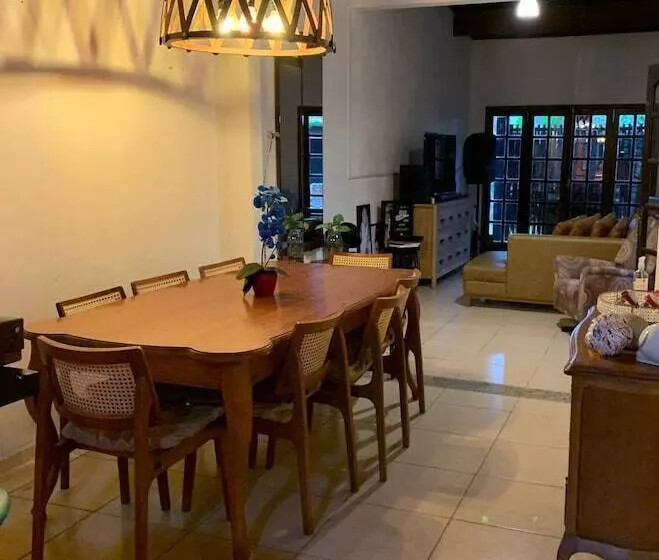 پانسیون Tropical Casa Ubatuba