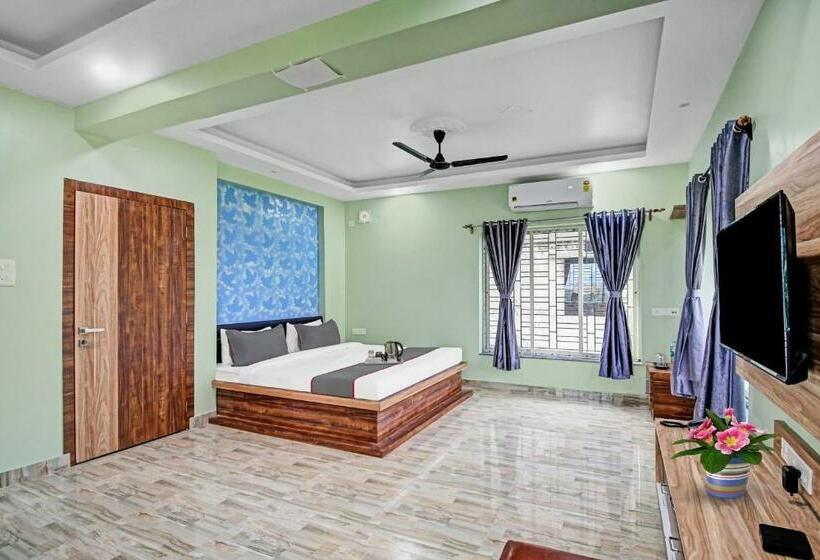 ホテル Capital O Avro