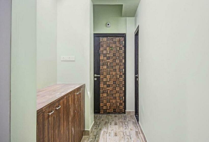 ホテル Capital O Avro