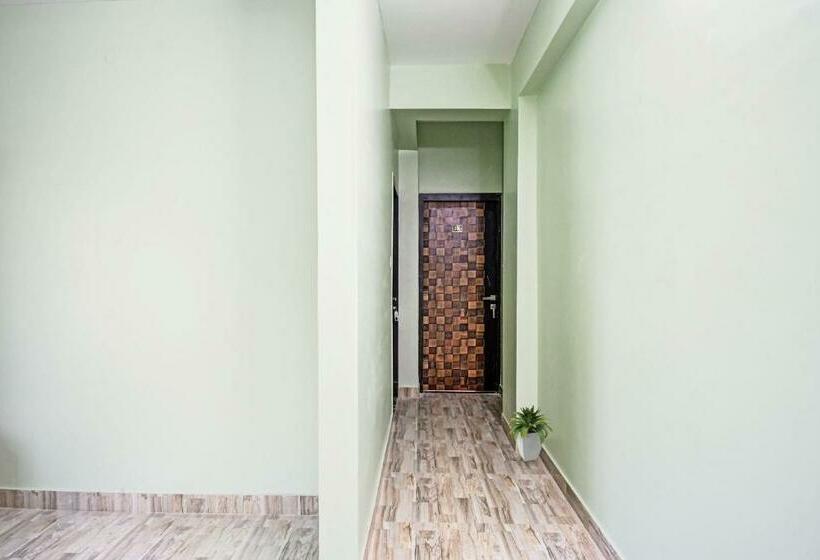 ホテル Capital O Avro