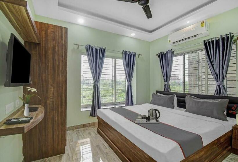 ホテル Capital O Avro