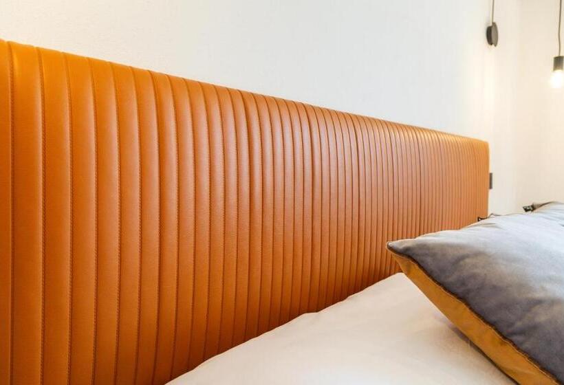 פנסיון Iknos Accommodation