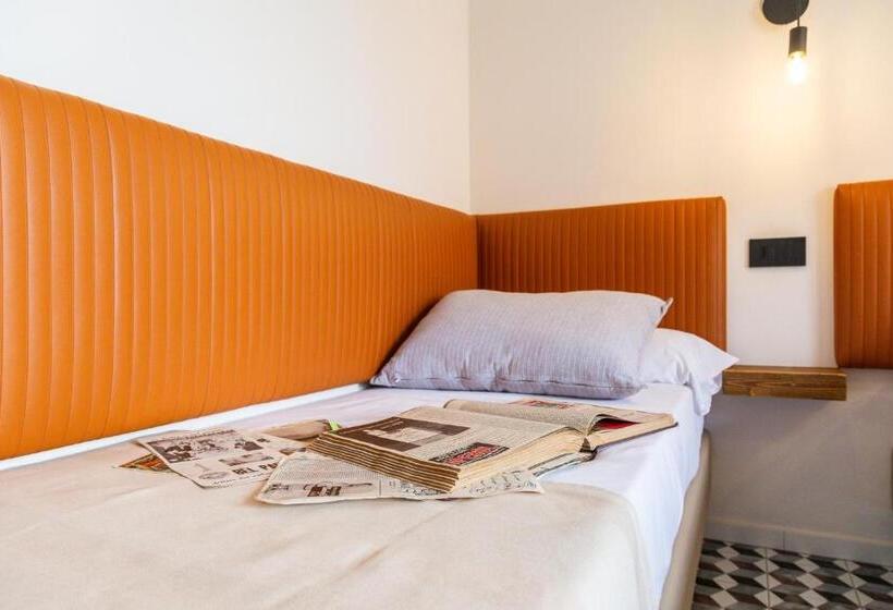 פנסיון Iknos Accommodation