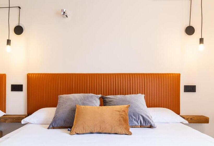 פנסיון Iknos Accommodation