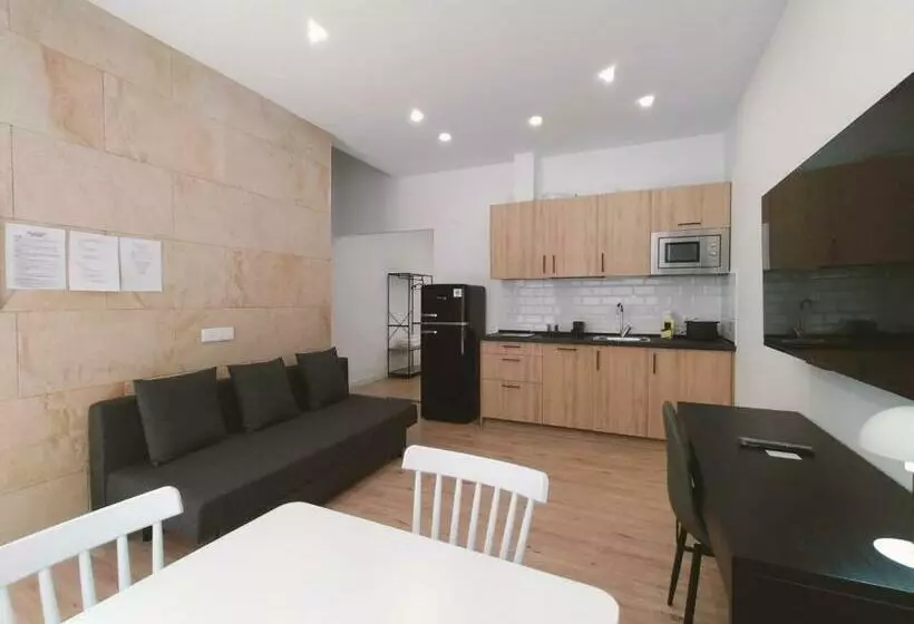 Apartamentos La Brava By Gaiarooms