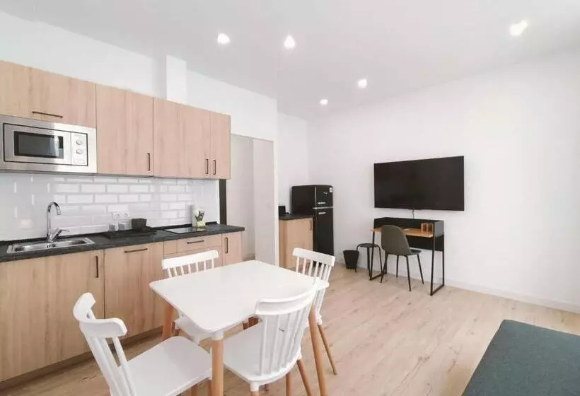 Apartamentos La Brava By Gaiarooms