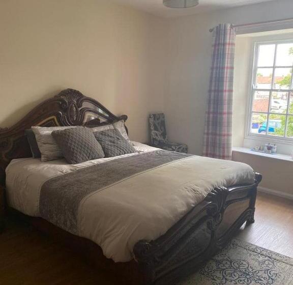 ベッドアンドブレックファースト The Poacher Pub