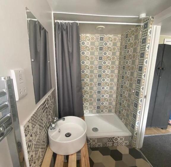 ベッドアンドブレックファースト The Poacher Pub