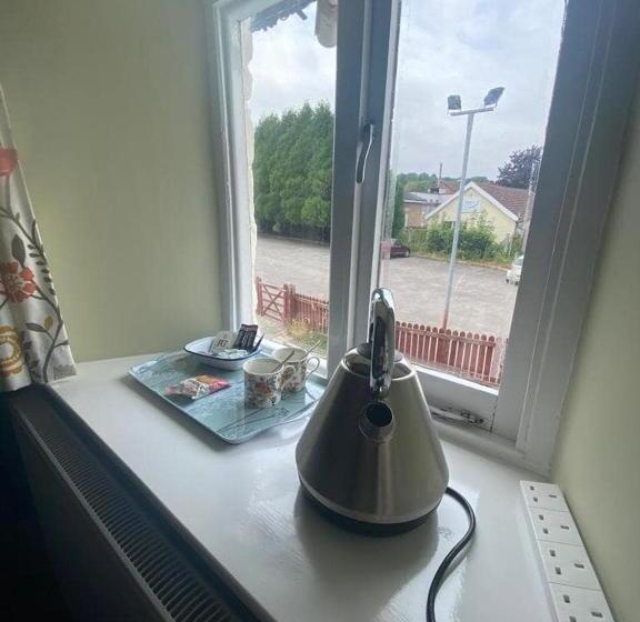 ベッドアンドブレックファースト The Poacher Pub