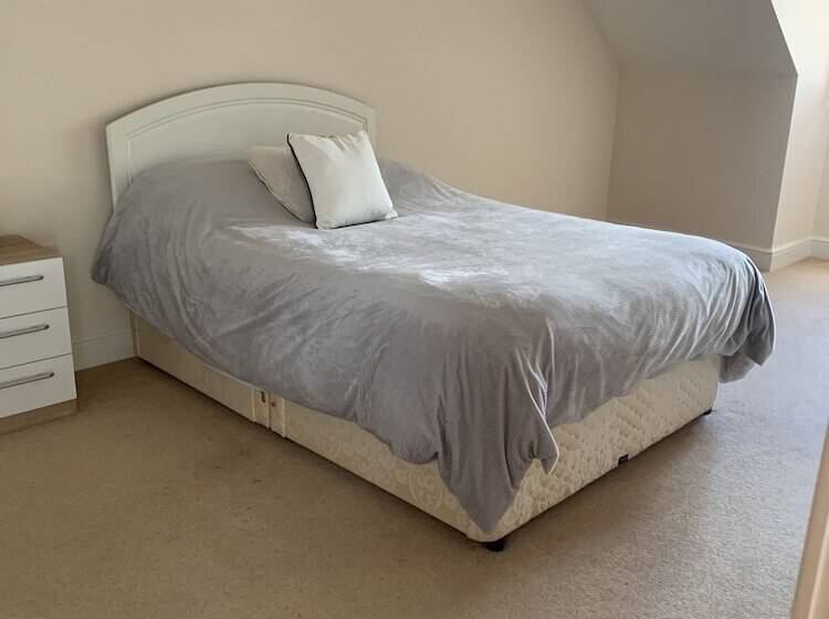 Captivating 4 Bed House In West Wales