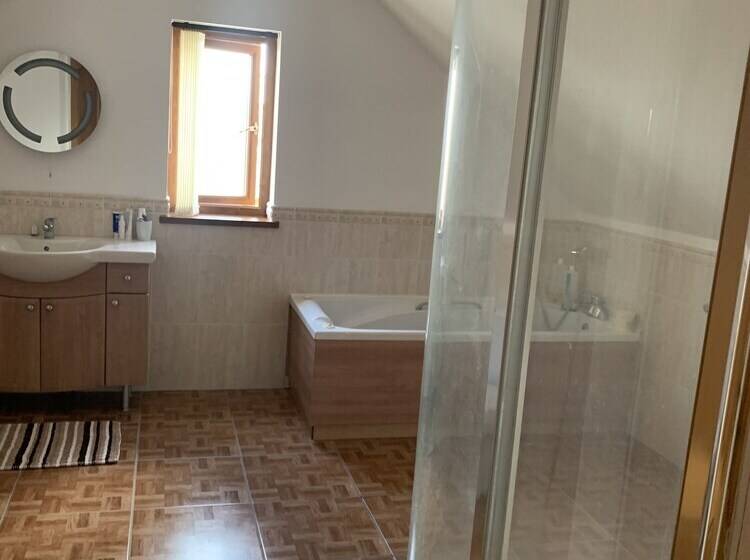 Captivating 4 Bed House In West Wales