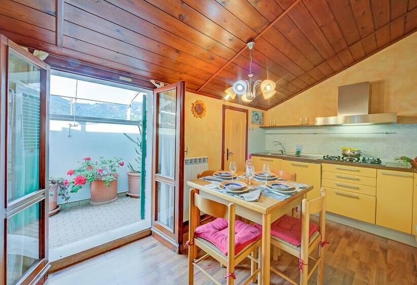 Cosy Loft 500m From Sea