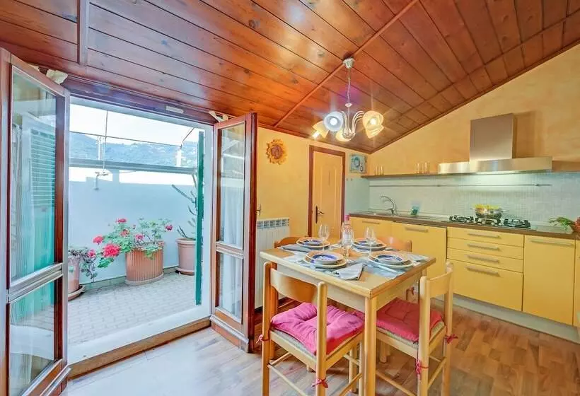 Cosy Loft 500m From Sea