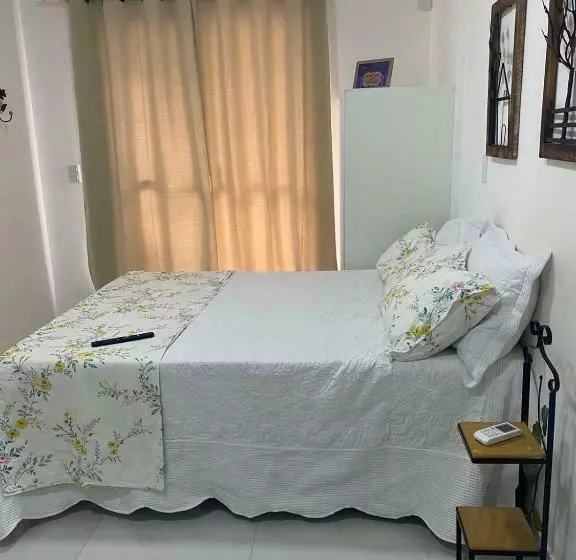 Flat Bervely Hills 308