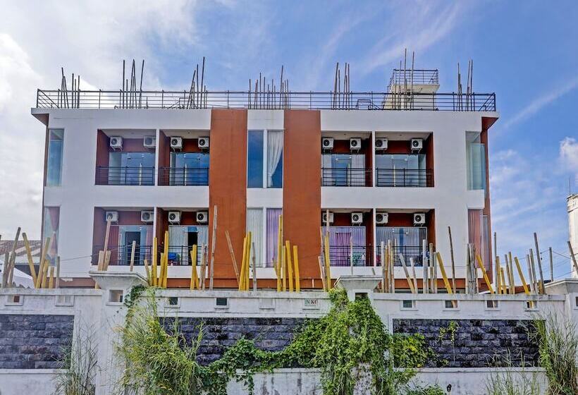 ホテル Collection O 91586 Green House Tiban