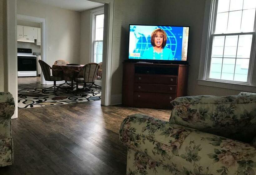 King And 2 Queens 55 Smart Tv