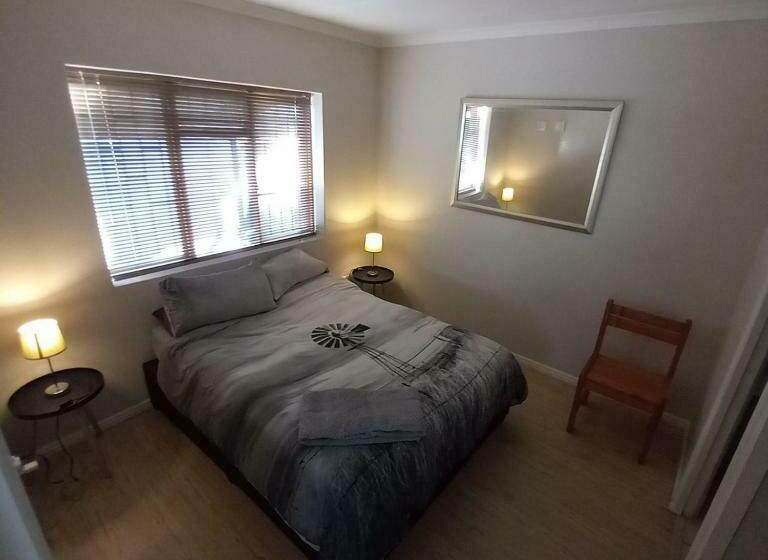 بنسيون Synergy Self Catering Cottage