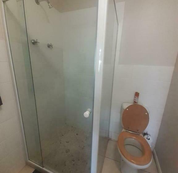 بنسيون Synergy Self Catering Cottage