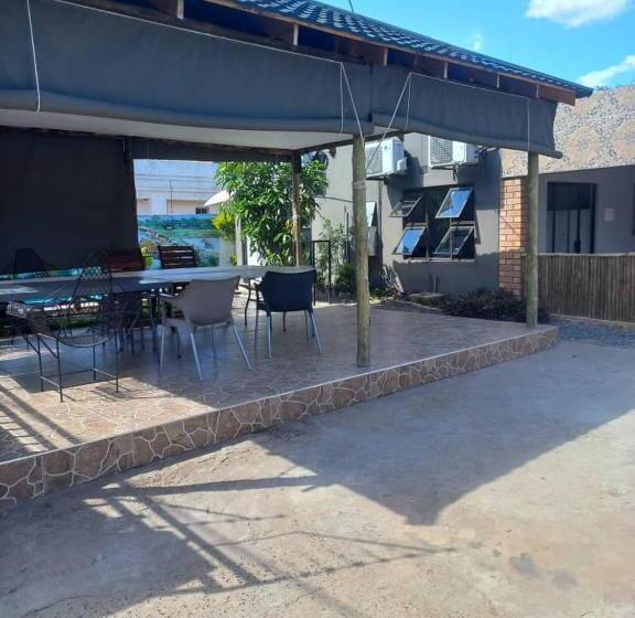 بنسيون Universe Guesthouse