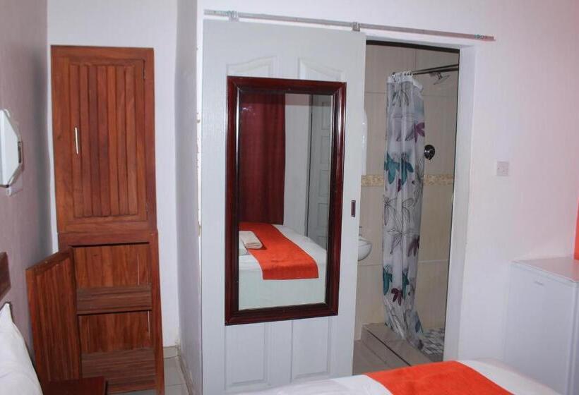 بنسيون Universe Guesthouse